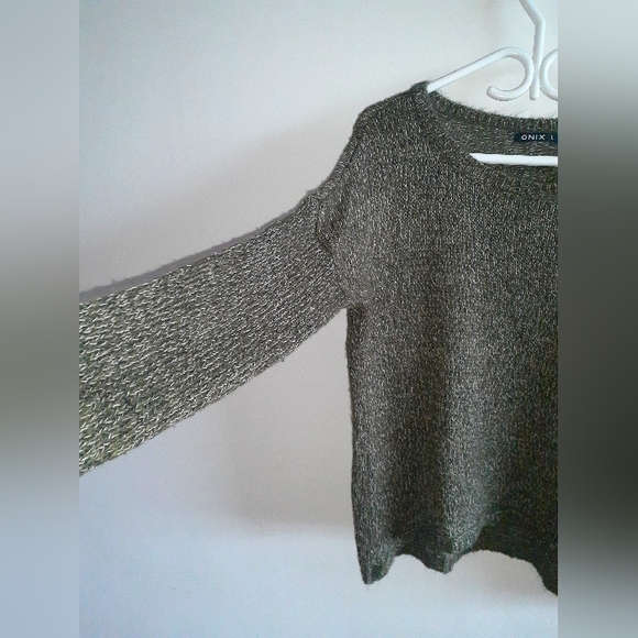 Cozy olive green sweater, sz L - Picture 9 of 11